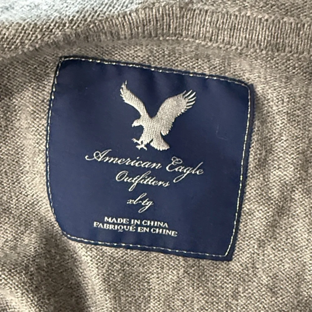 AEO GRAY BUTTON UP CARDIGAN WITH HOODIE - Picture 7 of 15